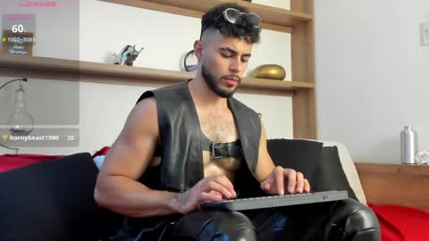 alex_wolf05 online show from April 10, 2026, 8:13 pm