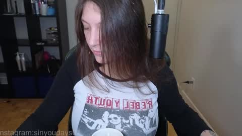 Snapshot of alexa_dream chatting on November 13, 2025, 11:58 pm dont be afraid to click social media link its working just click on that online show from November 13, 2025, 11:58 pm