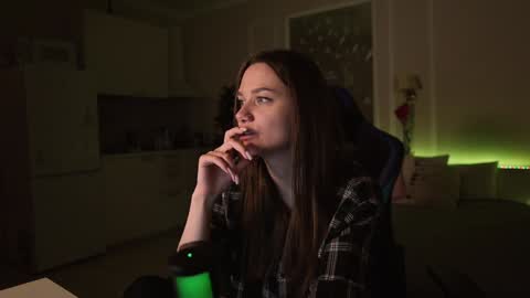 Snapshot of alexa_feels chatting on December 15, 2024, 10:04 pm Little Duck homie online show from December 15, 2024, 10:04 pm