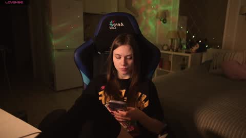 Snapshot of alexa_feels chatting on January 29, 2025, 5:19 am Little Duck homie online show from January 29, 2025, 5:19 am