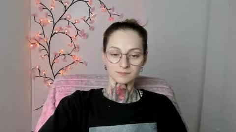 Snapshot of alexa_kittie chatting on May 12, 2026, 5:54 pm Alexa online show from May 12, 2026, 5:54 pm