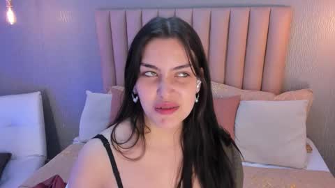 Alexa Thaylor online show from September 30, 2025, 3:39 pm