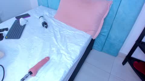 alexaa_small online show from February 25, 2025, 3:16 pm