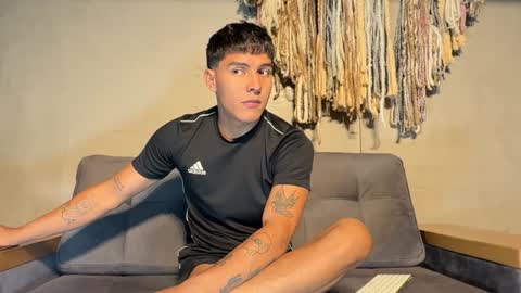 Snapshot of alexanddani chatting on January 10, 2025, 10:57 pm Alex Dani online show from January 10, 2025, 10:57 pm