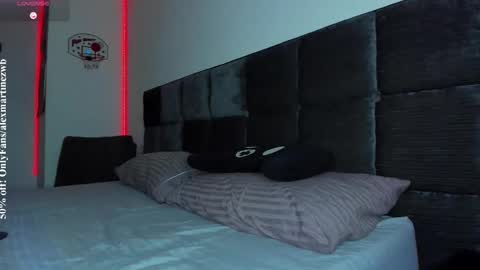 Onlyfansalexmartinezwb  Instagram alexwbmartinez  Twitter martinezcb937 online show from November 15, 2025, 11:43 pm