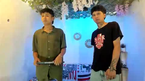 chicos hot online show from November 5, 2025, 2:39 pm