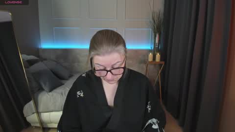 Alexandra online show from March 1, 2025, 8:53 pm