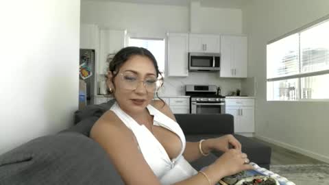 AlexandraRose0777 online show from April 28, 2026, 11:32 pm