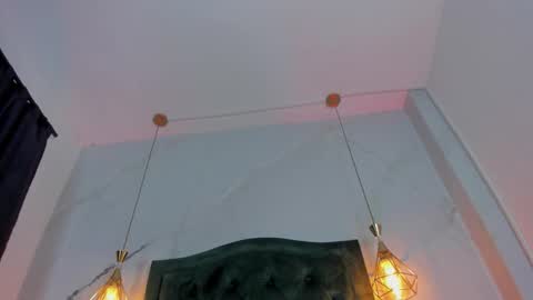    online show from November 3, 2025, 3:02 pm