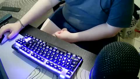 Snapshot of alexcandle chatting on May 27, 2026, 7:11 pm alexcandle online show from May 27, 2026, 7:11 pm