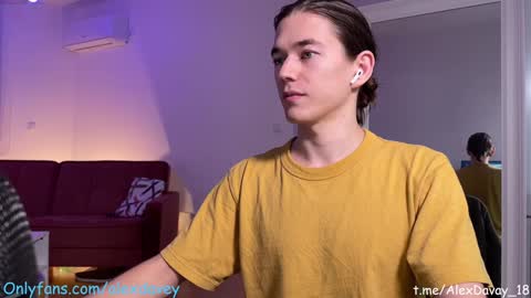 Snapshot of alexdavey chatting on January 25, 2025, 8:53 pm           online show from January 25, 2025, 8:53 pm