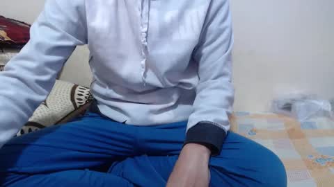 Snapshot of alexdelarge323 chatting on February 7, 2026, 10:41 am Alex online show from February 7, 2026, 10:41 am
