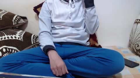 Snapshot of alexdelarge323 chatting on February 17, 2026, 12:12 pm Alex online show from February 17, 2026, 12:12 pm