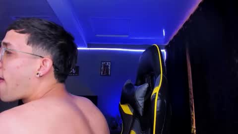 alexgiraldo__ online show from October 17, 2025, 6:32 pm