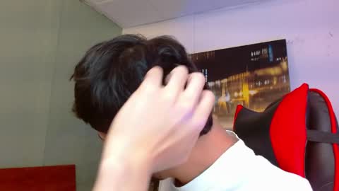alexgiraldo__ online show from June 3, 2026, 2:14 am