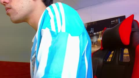 alexgiraldo__ online show from June 17, 2026, 6:31 pm