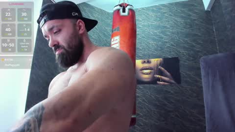 Snapshot of alexhunk09 chatting on December 6, 2024, 1:51 am alexmusclegod online show from December 6, 2024, 1:51 am
