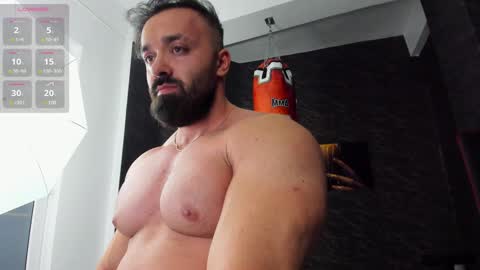 Snapshot of alexhunk09 chatting on January 2, 2025, 5:14 am alexmusclegod online show from January 2, 2025, 5:14 am