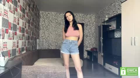 Snapshot of alexiaficke chatting on May 14, 2026, 8:21 am Emila online show from May 14, 2026, 8:21 am