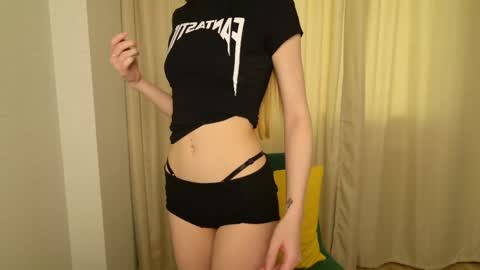 Snapshot of alexialunaris chatting on April 13, 2026, 10:10 am Alexia online show from April 13, 2026, 10:10 am