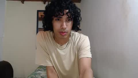 Snapshot of alexis21_ chatting on October 15, 2025, 2:33 am Alexis online show from October 15, 2025, 2:33 am