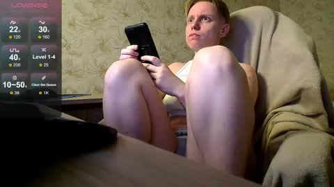 Snapshot of alexis_gordon chatting on May 27, 2026, 8:28 pm Alexis online show from May 27, 2026, 8:28 pm
