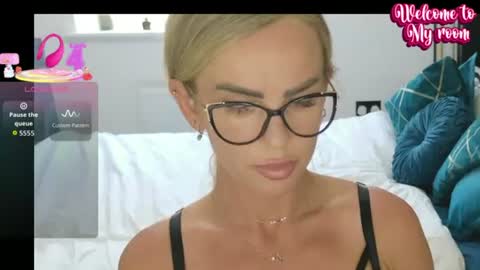 Alexis White online show from June 26, 2026, 10:08 am