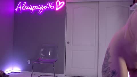 alexispaige06 online show from April 6, 2026, 6:09 pm