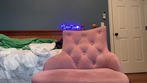 Snapshot of alexmanndickerson chatting on December 15, 2024, 5:53 pm Alex Mann online show from December 15, 2024, 5:53 pm