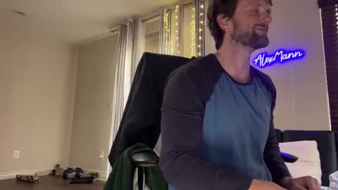Snapshot of alexmanndickerson chatting on October 30, 2025, 5:35 pm Alex Mann online show from October 30, 2025, 5:35 pm