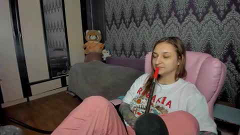 Snapshot of alexracc00n chatting on January 29, 2025, 4:15 am Alex online show from January 29, 2025, 4:15 am