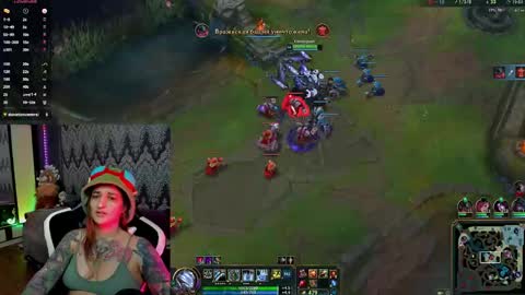 Snapshot of alexracc00n chatting on October 16, 2025, 2:51 pm Alex online show from October 16, 2025, 2:51 pm