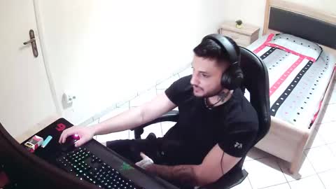 alexthepro00 online show from May 19, 2026, 12:38 am