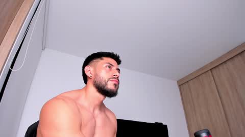 Alex   freelance model  instagram alex b229 online show from January 25, 2025, 12:17 am