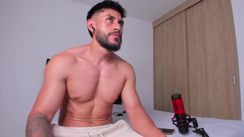 Alex   freelance model  instagram alex b229 online show from February 16, 2025, 1:14 am