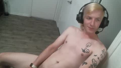 Snapshot of alexxxmic chatting on October 21, 2025, 2:51 pm Alexxxmic online show from October 21, 2025, 2:51 pm