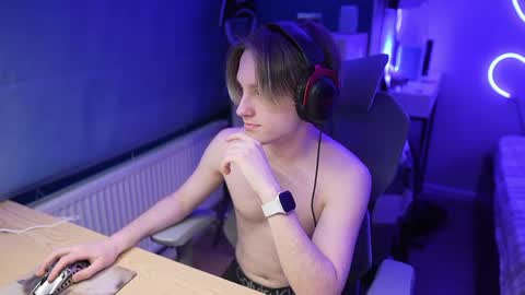 Alexycutie online show from April 18, 2026, 4:11 pm