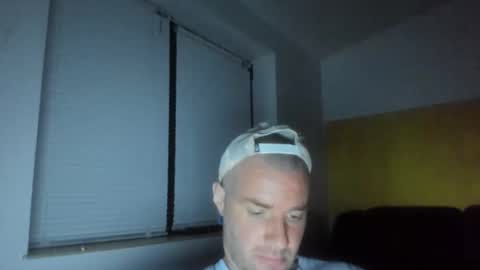 alfiesolomons87 online show from May 14, 2026, 7:42 pm
