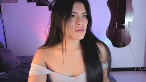 Snapshot of alfresii_rivera chatting on June 18, 2026, 2:01 am Carolina Join The Fan Club online show from June 18, 2026, 2:01 am