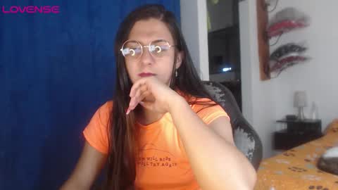 Snapshot of alguien_mas01 chatting on October 15, 2025, 7:41 am cami online show from October 15, 2025, 7:41 am