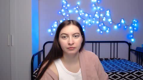 Alice online show from December 24, 2024, 6:17 pm