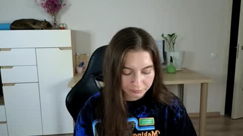 Alice online show from October 2, 2025, 7:10 pm