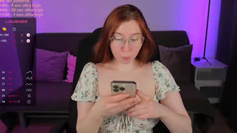 Snapshot of alice__still chatting on September 27, 2025, 3:06 pm Alice Next Stream on Monday  online show from September 27, 2025, 3:06 pm