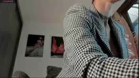 Alice  online show from October 14, 2025, 2:18 pm