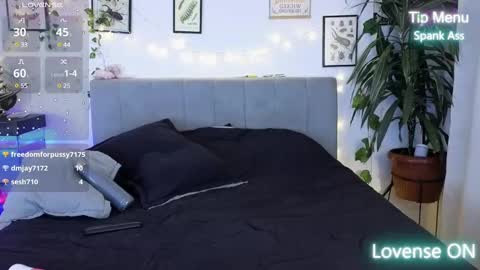 Snapshot of alice_baudelaire chatting on December 22, 2024, 2:49 am Alicia online show from December 22, 2024, 2:49 am