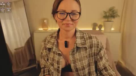 alice_eva online show from September 10, 2025, 11:21 am