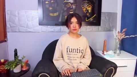 Snapshot of alice_evans_lov chatting on January 2, 2025, 7:18 pm Alice Evans online show from January 2, 2025, 7:18 pm