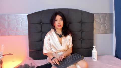 Snapshot of alice_evans_lov chatting on January 17, 2025, 10:33 am Alice Evans online show from January 17, 2025, 10:33 am