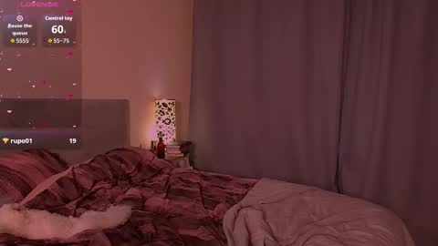 Snapshot of alice_karenina chatting on November 20, 2025, 7:13 pm Alice online show from November 20, 2025, 7:13 pm