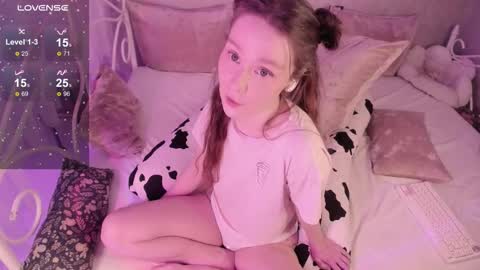 Snapshot of alice_kinky_girl chatting on October 29, 2025, 1:08 am Alice online show from October 29, 2025, 1:08 am